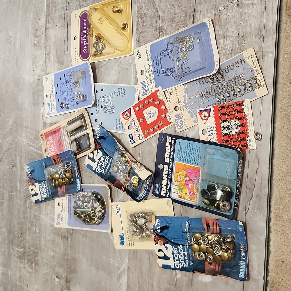 Mixed lot of Vintage Snaps and Fastener